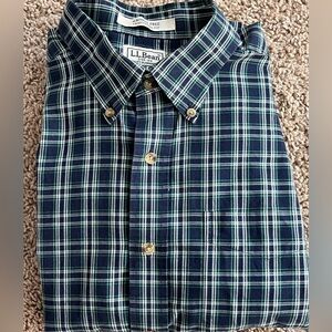 L.L. Bean Men's Blue Plaid Shirt Large Wrinkle free traditional fit. Medium wgt